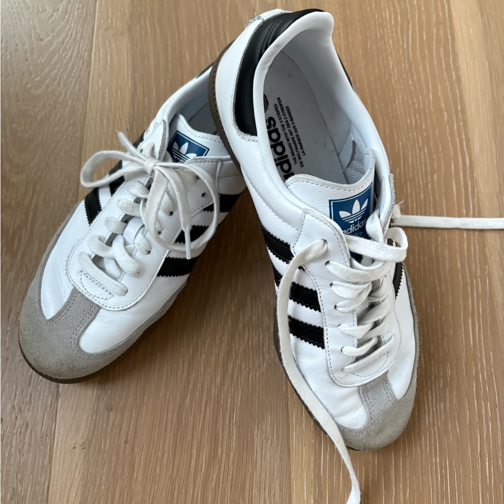 Adidas women’s sambas White and Black Classic Sneakers